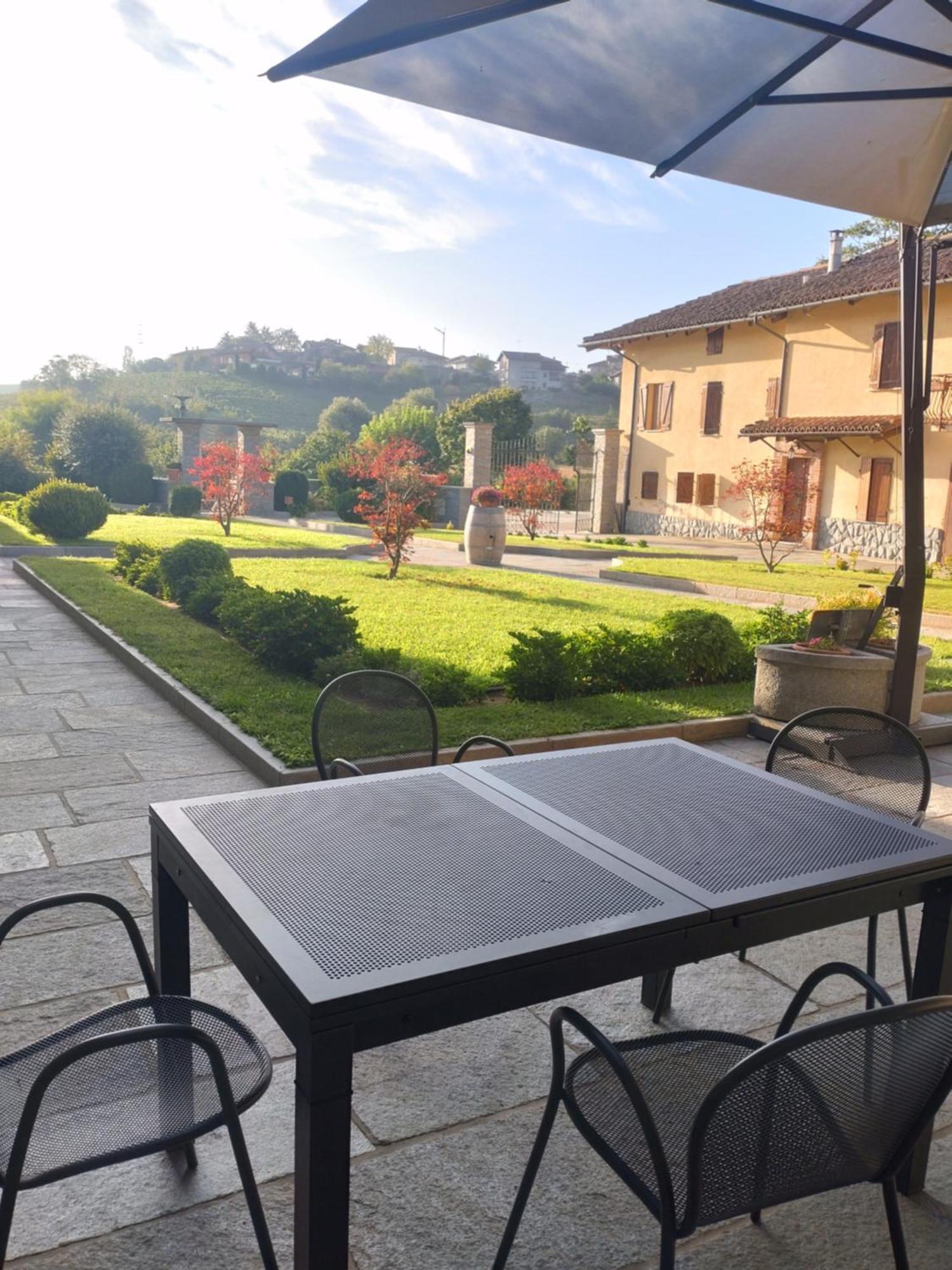 Agriturismo Cascina Varie Castagnito Exterior photo